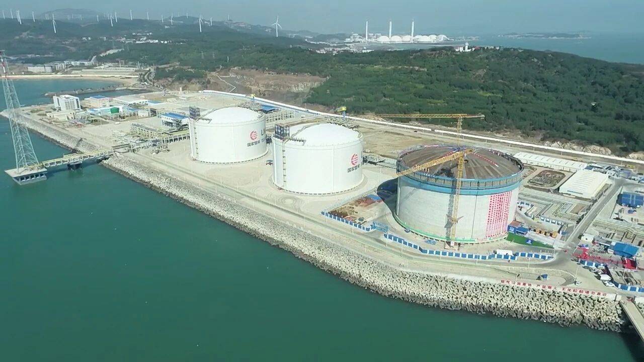 福建漳州LNG项目一期二阶段3号储罐气顶升成功