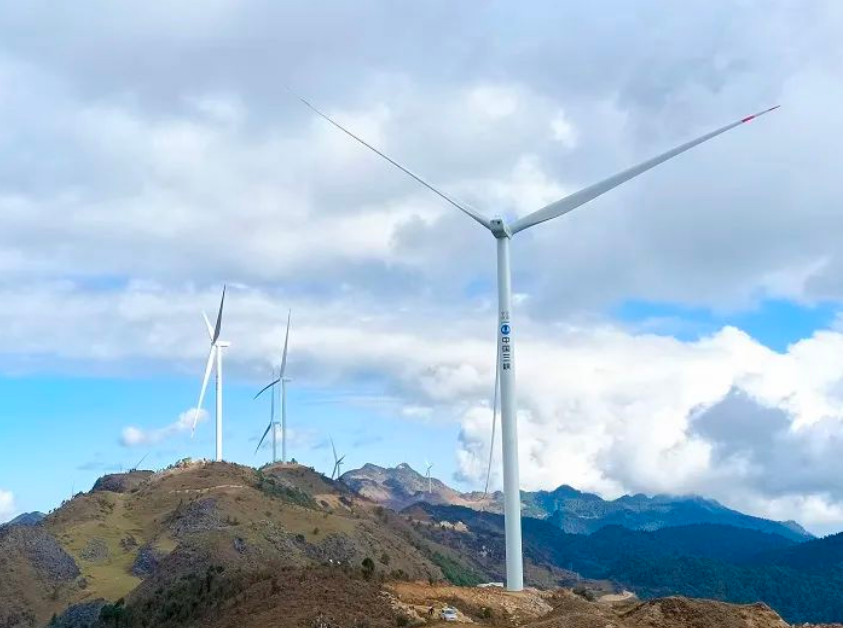 三峡能源云南施甸风吹山77兆瓦风电项目全容量并网发电