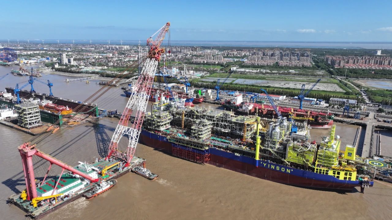 全球首艘安装海上碳捕集装置FPSO“Agogo FPSO”号命名交付