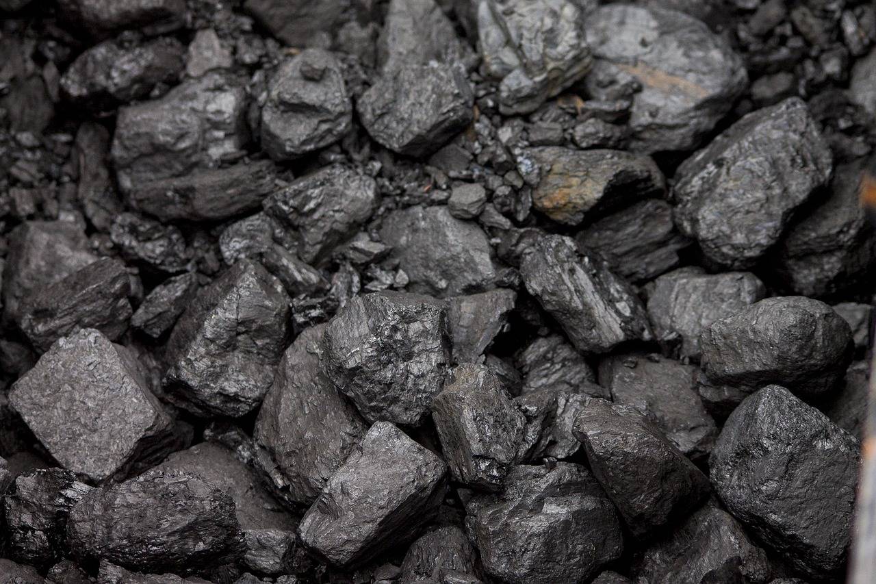 国家统计局：煤炭开采和洗选业下降25.3%