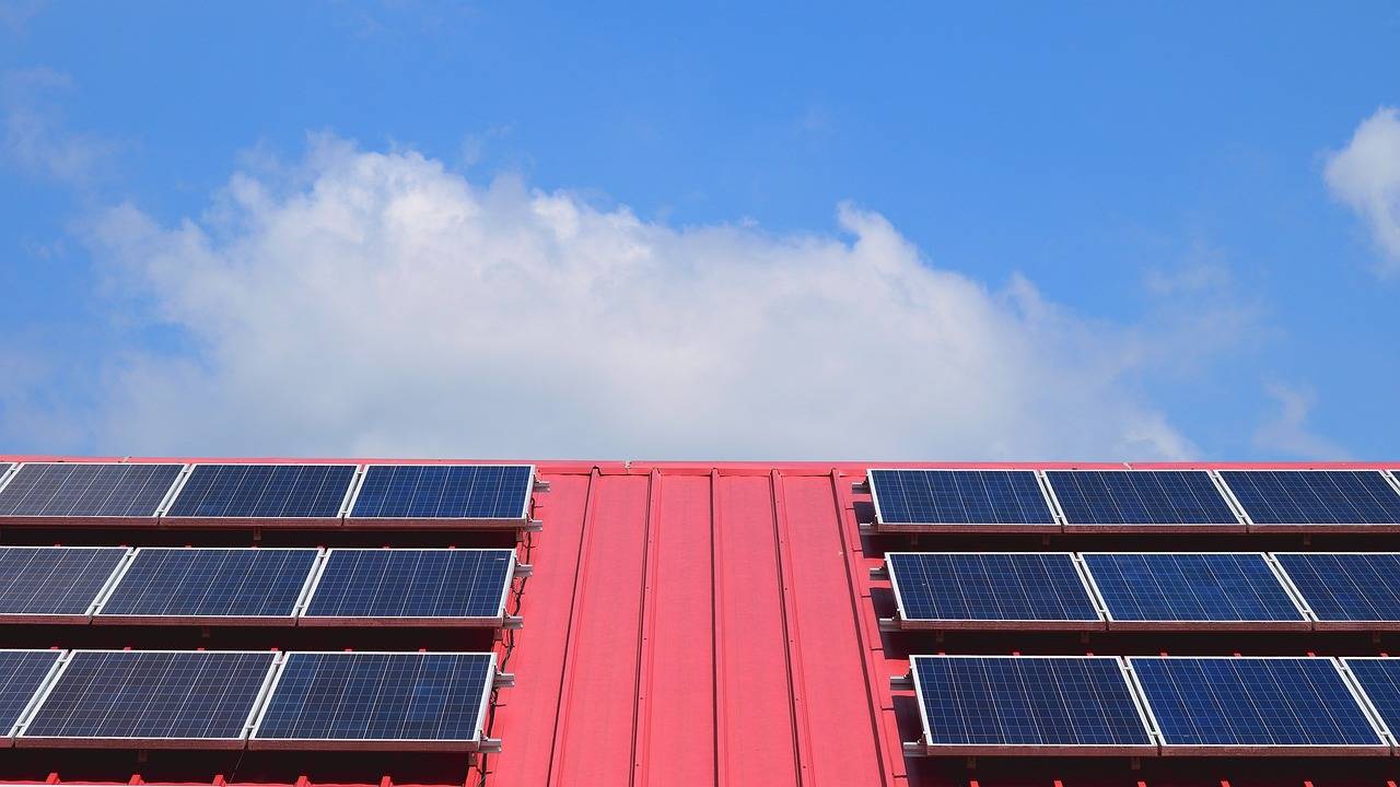 巴林Blexco推出了2.25兆瓦屋顶太阳能发电站