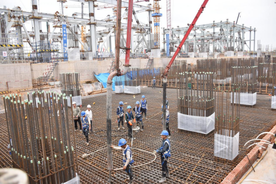 中能建建筑集团，株洲百万：汽机基座筏板混凝土浇筑顺利完成