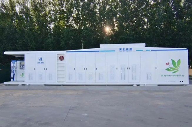 河北省首座高速公路服务区加氢站设备安装完成