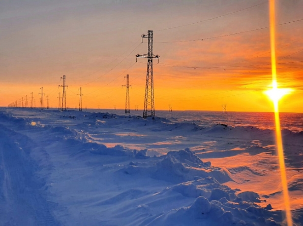 俄罗斯第二条佩韦克-比利比诺输电线路已安装完毕