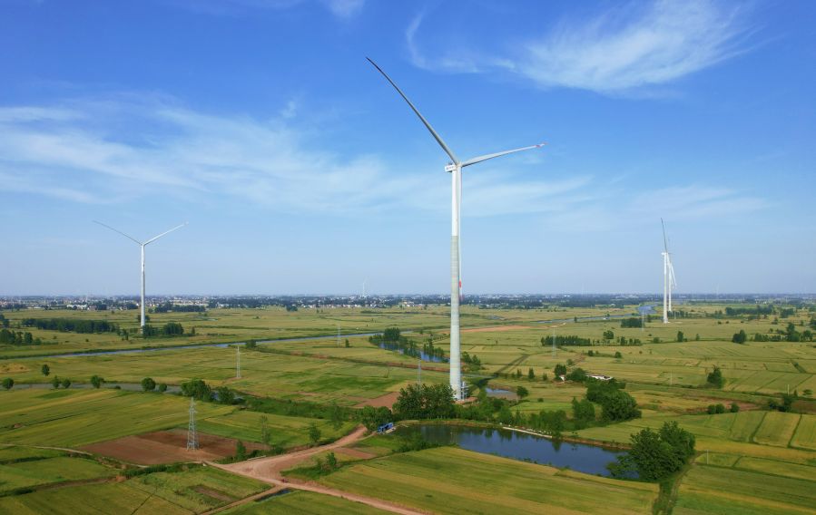 安徽阜阳南部120万千瓦风光电基地项目风机全部吊装完成