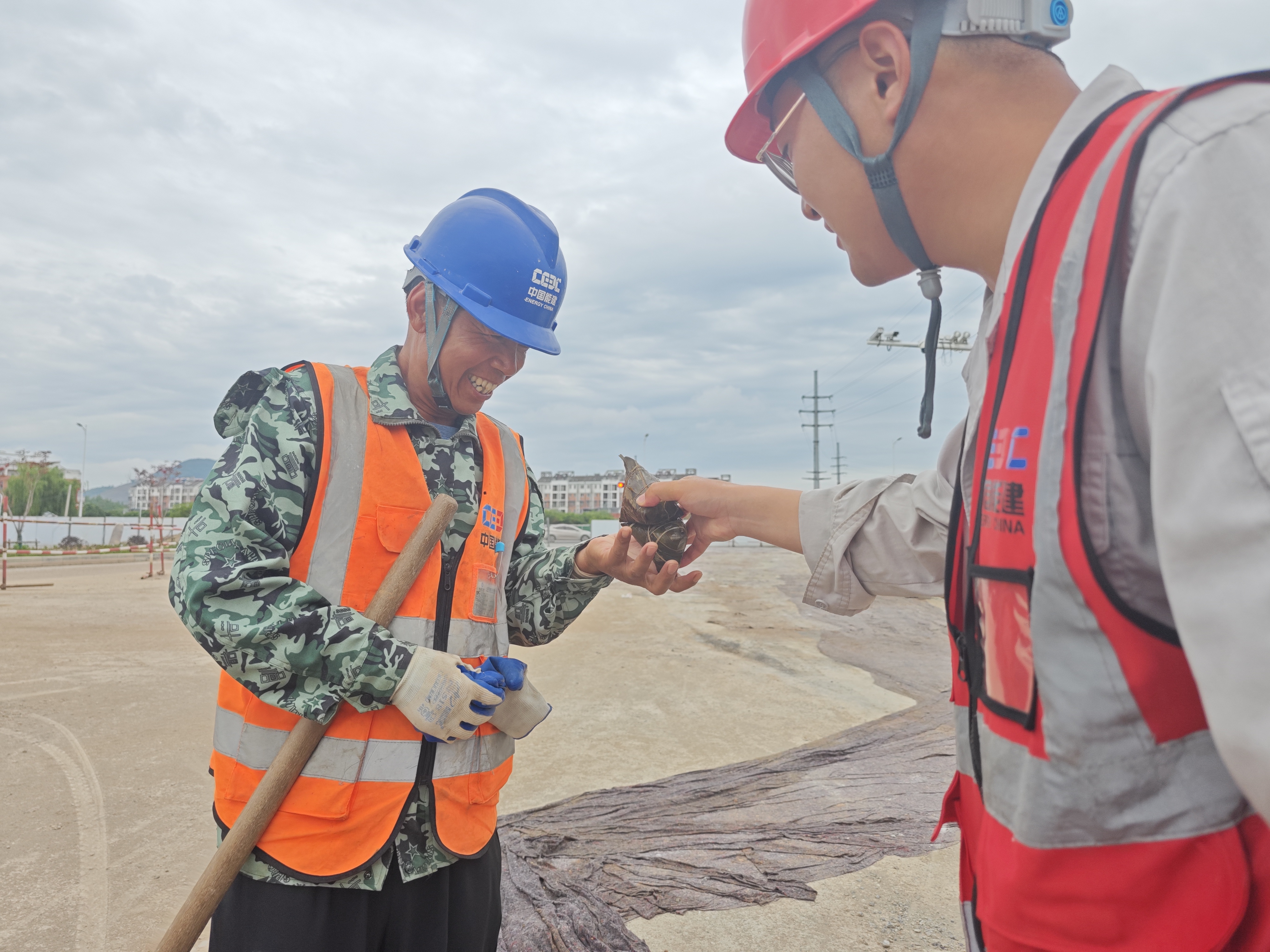 中能建建筑集团繁昌PPP：开展端午粽子送工地暖心活动