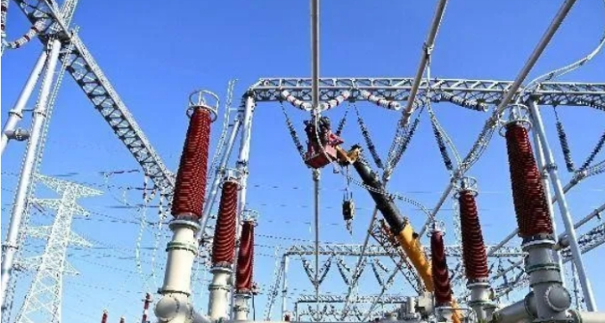 新疆750千伏石河子输变电工程投运