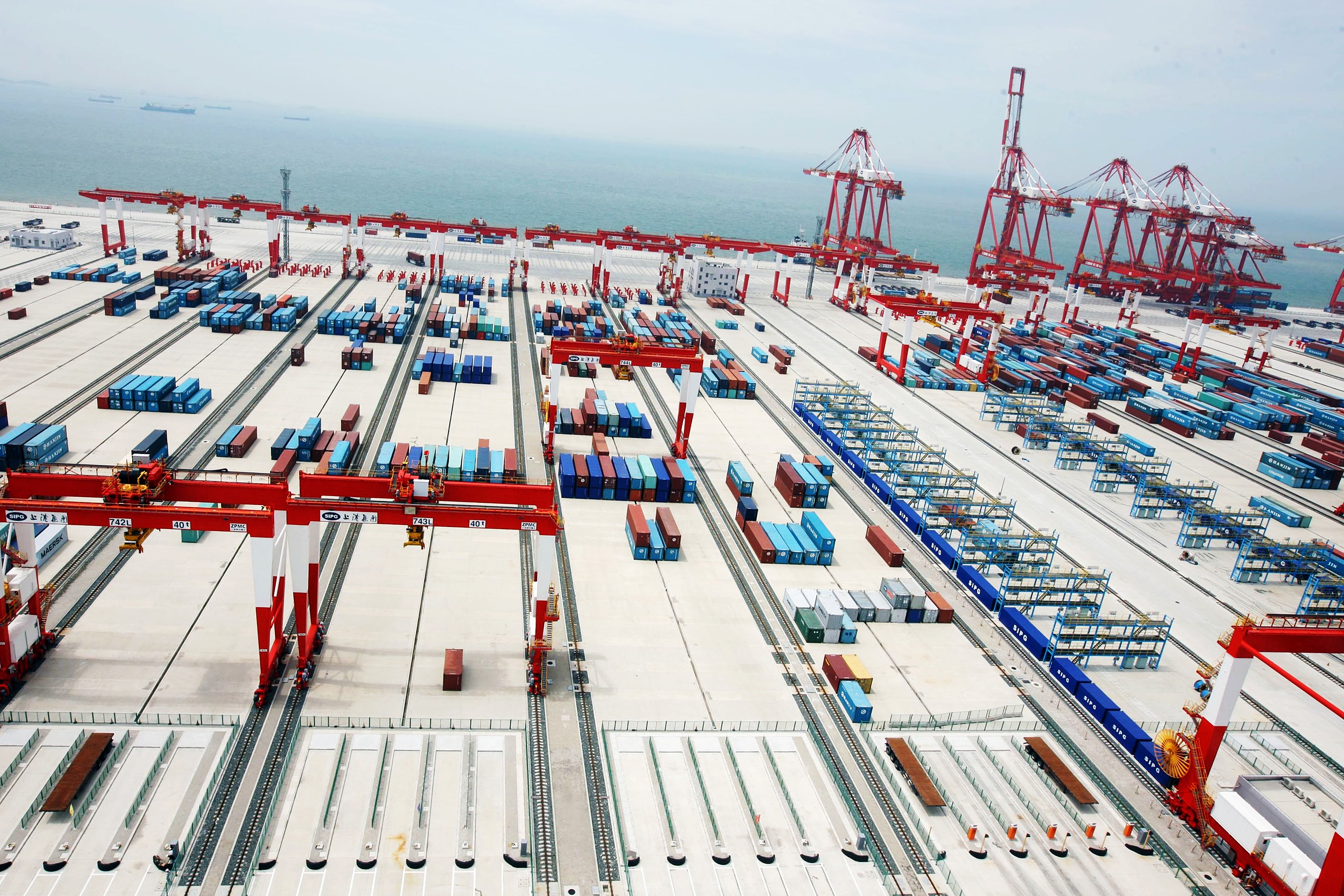 中国能建承建的澳大利亚南澳州Templers储能项目首批储能系统设备货物完成集港发运