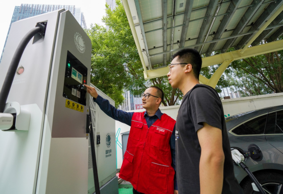 國網北京電力首批建設的超級充電站投運