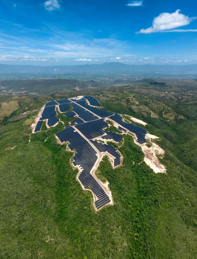 在多米尼加共和國，80 MWp Sajoma 太陽能園區開始運營