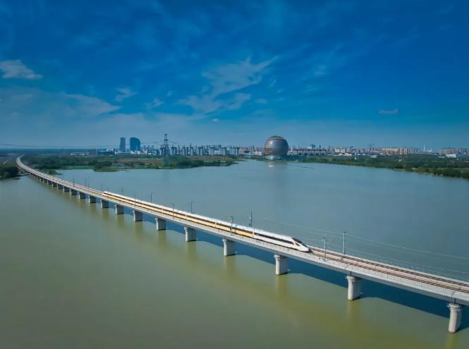 设计时速350公里，这条高铁即将开通！