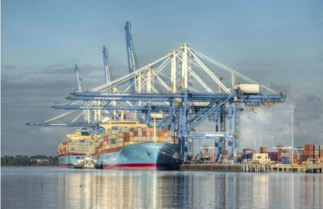 美線運價暴漲，艙位緊張，馬士基警告罷工風險