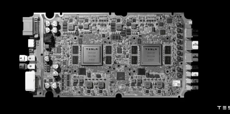 特斯拉全自動駕駛計算機故障致客戶遇困