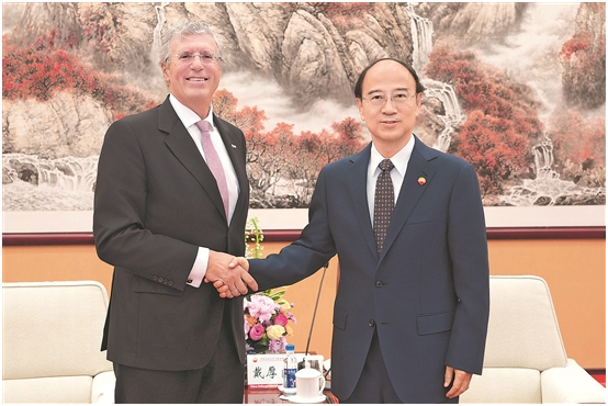 中國石油集團(tuán)董事長戴厚良會見世界石油理事會主席佩德羅