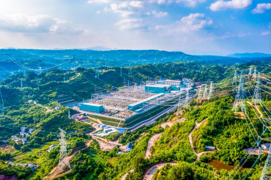 哈密—重慶±800千伏特高壓直流輸電工程投產(chǎn)送電